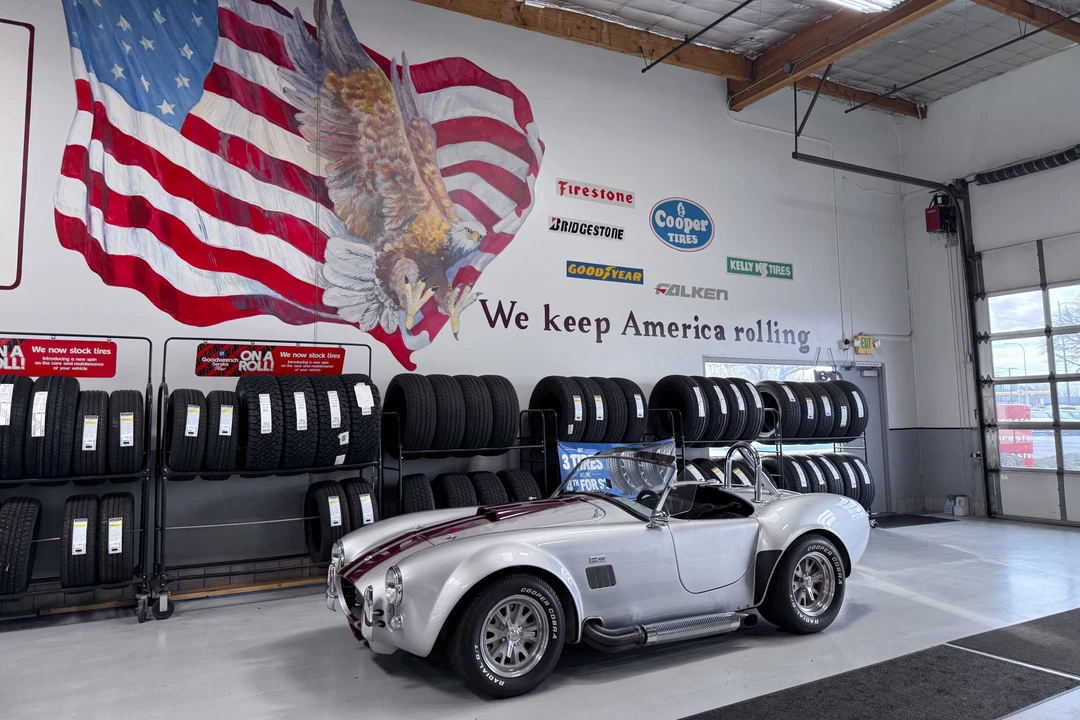 Shelby Cobra Replica - Image 22 of 31