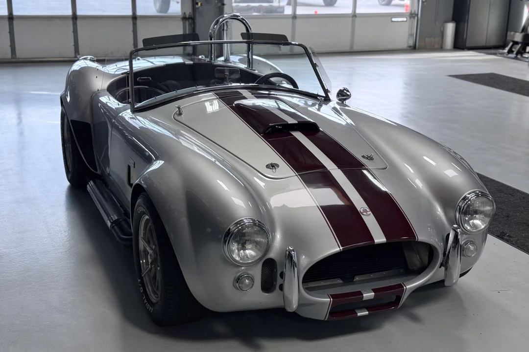 Shelby Cobra Replica - Image 25 of 31