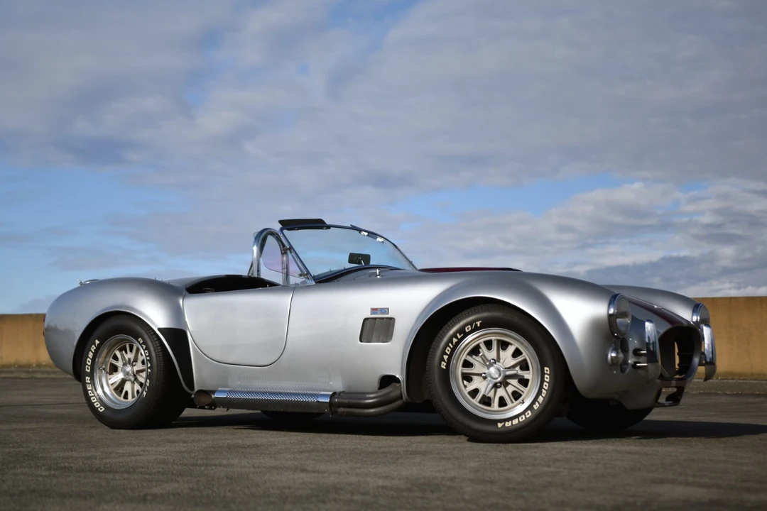 Shelby Cobra Replica - Image 8 of 31