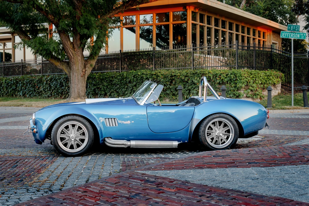 Shelby Cobra Replica - Image 4 of 31