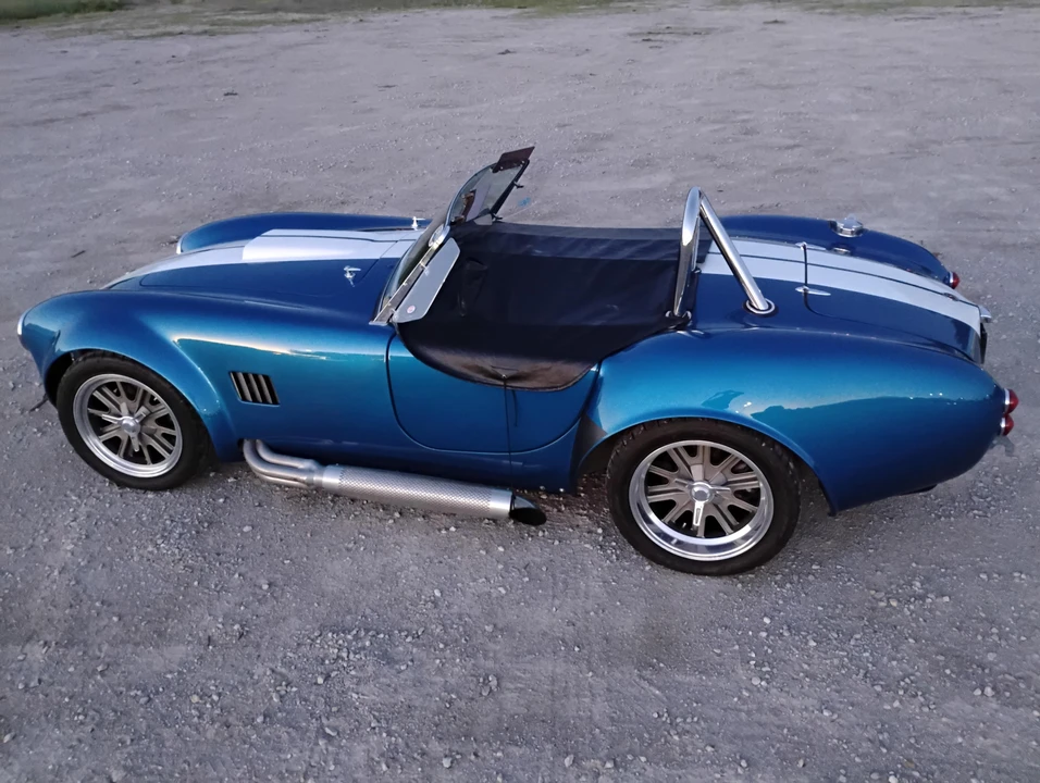 Shelby Cobra Replica - Image 18 of 31