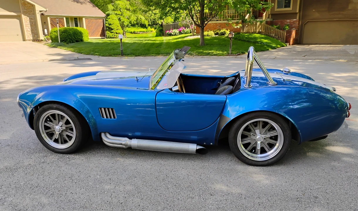 Shelby Cobra Replica - Image 9 of 31