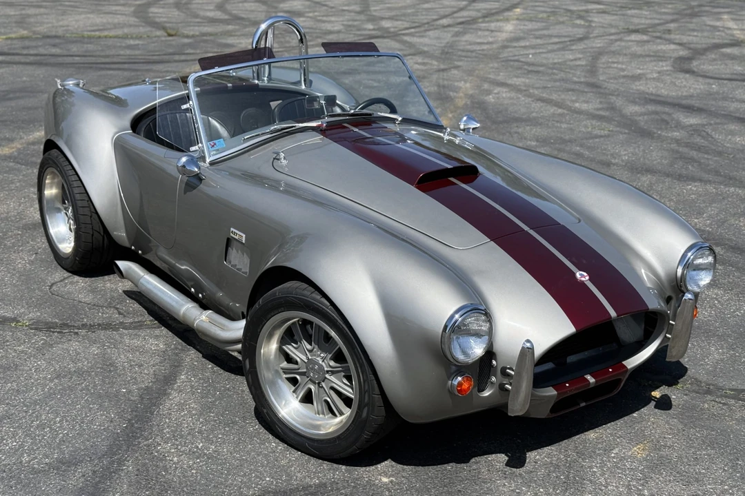 Shelby Cobra Replica - Image 2 of 31