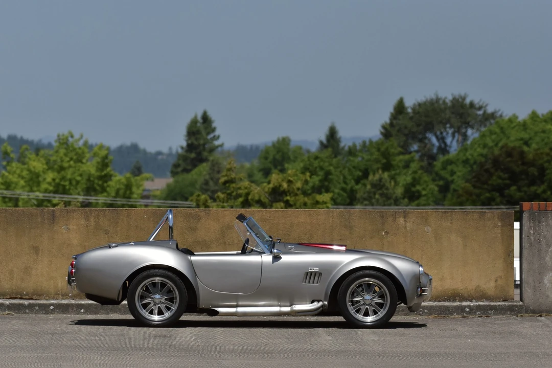 Shelby Cobra Replica - Image 23 of 31