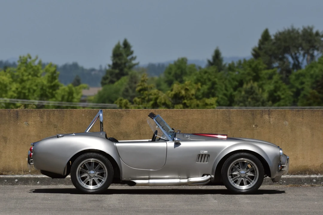 Shelby Cobra Replica - Image 22 of 31