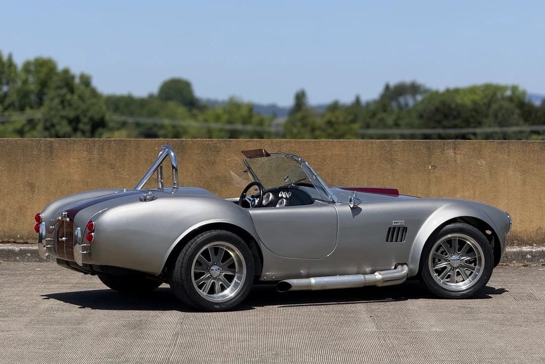 Shelby Cobra Replica - Image 21 of 31