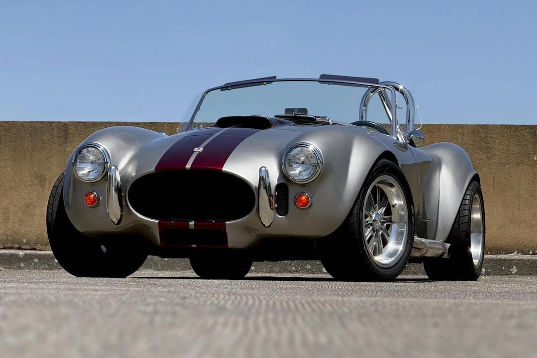 Shelby Cobra Replica - Image 8 of 31