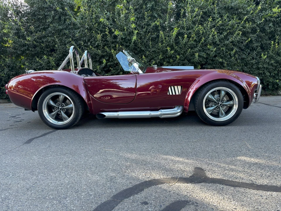 Shelby Cobra Replica - Image 9 of 31