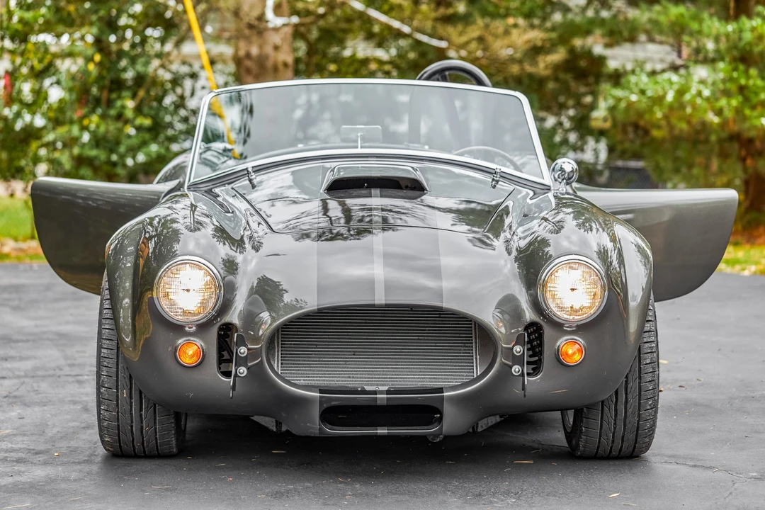 Shelby Cobra Replica - Image 18 of 31