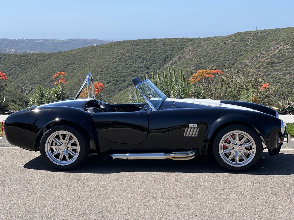 Shelby Cobra Replica - Image 12 of 31
