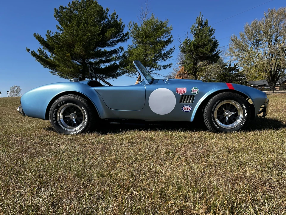 Shelby Cobra Replica - Image 9 of 31