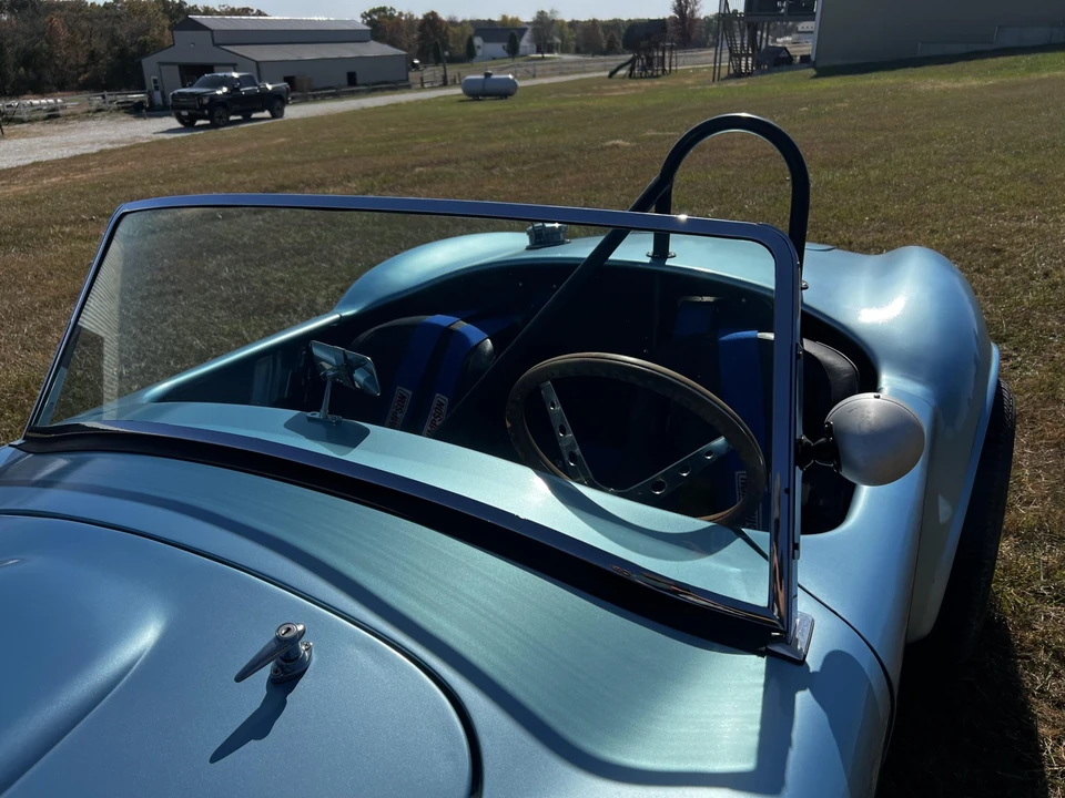 Shelby Cobra Replica - Image 23 of 31