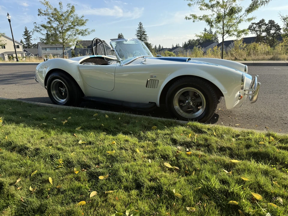 Shelby Cobra Replica - Image 24 of 31