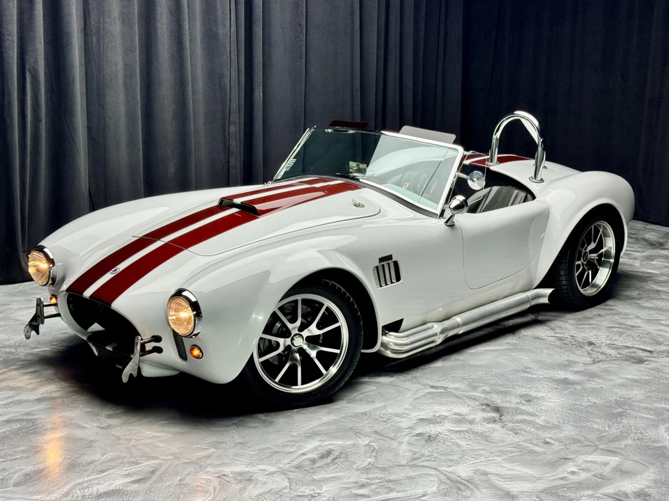 Shelby Cobra Replica - Image 7 of 31