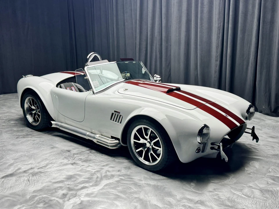 Shelby Cobra Replica - Image 26 of 31