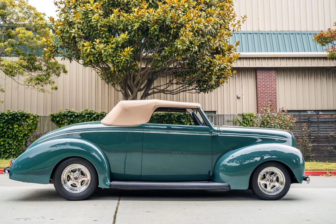 1939 Ford Standard & Deluxe & Super Deluxe - Image 17 of 31