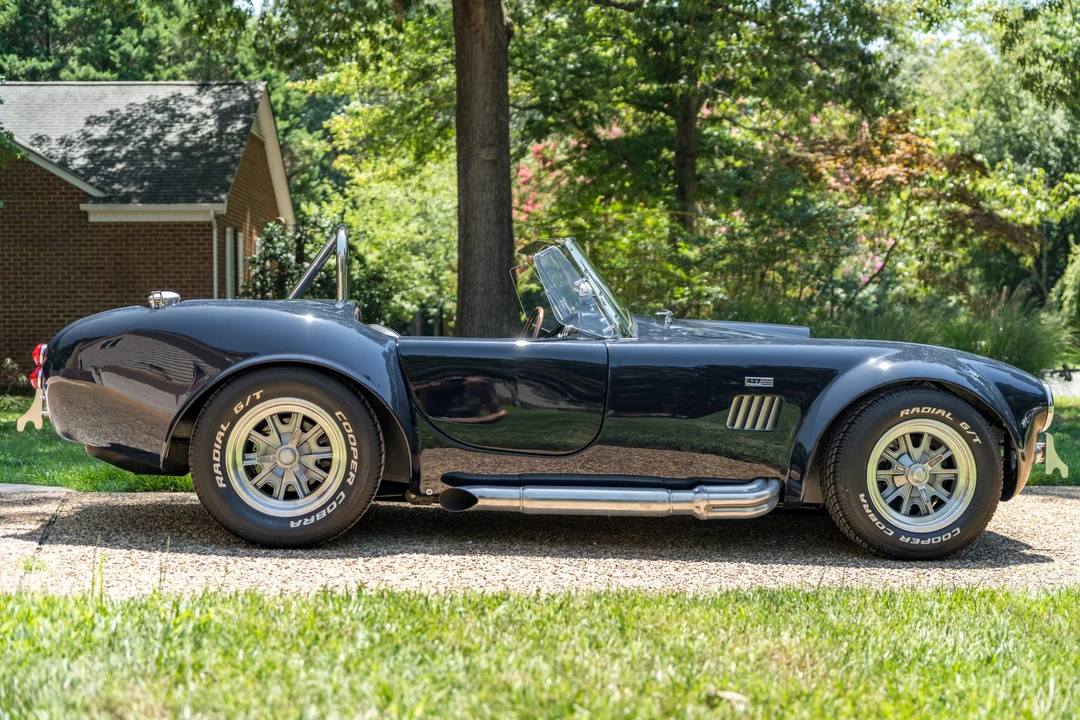 Shelby Cobra Replica - Image 7 of 31