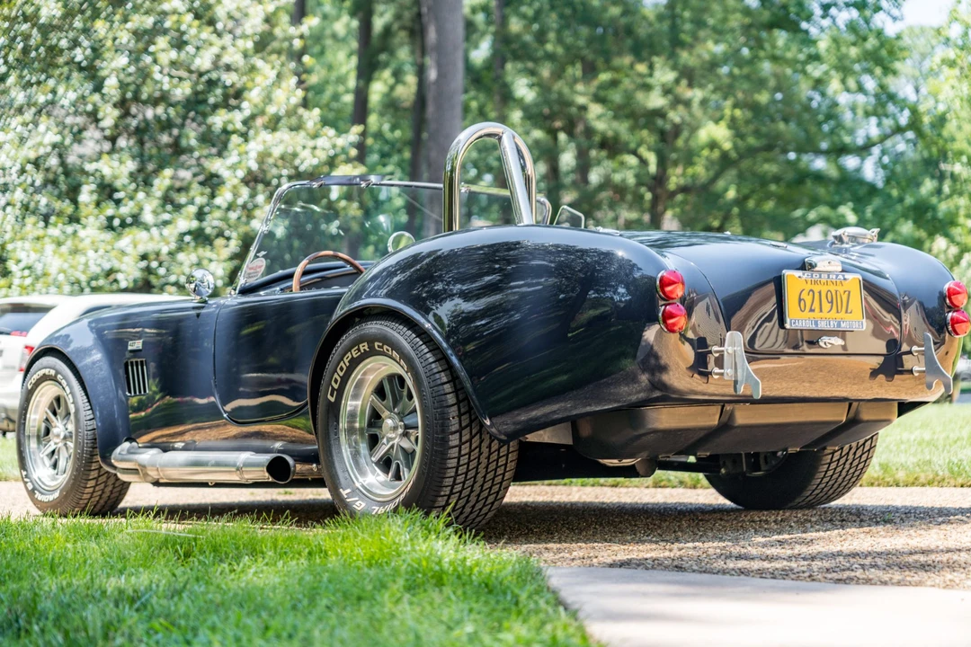 Shelby Cobra Replica - Image 4 of 31