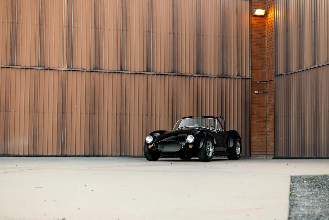 Shelby Cobra Replica - Image 7 of 31