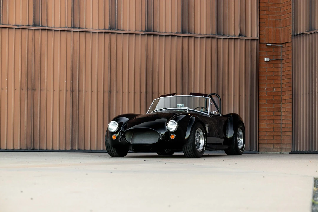 Shelby Cobra Replica - Image 8 of 31