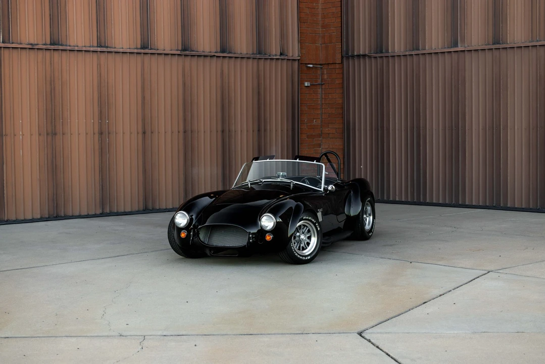 Shelby Cobra Replica - Image 10 of 31
