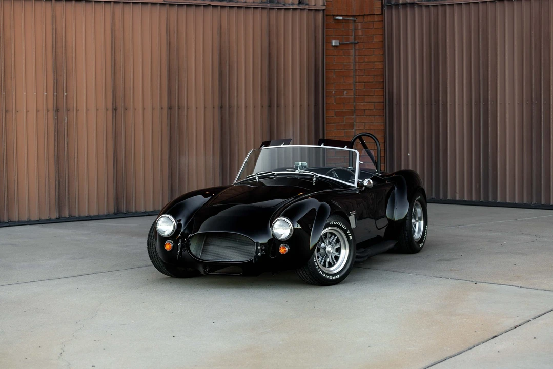 Shelby Cobra Replica - Image 14 of 31