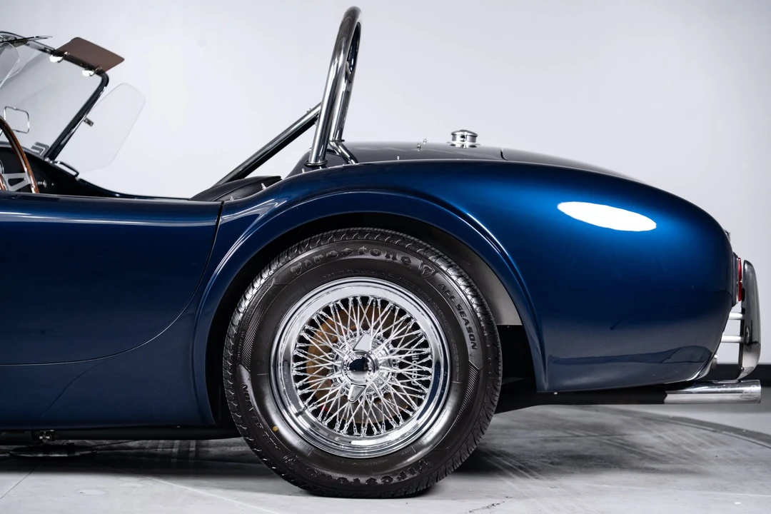 Shelby Cobra Replica - Image 11 of 31