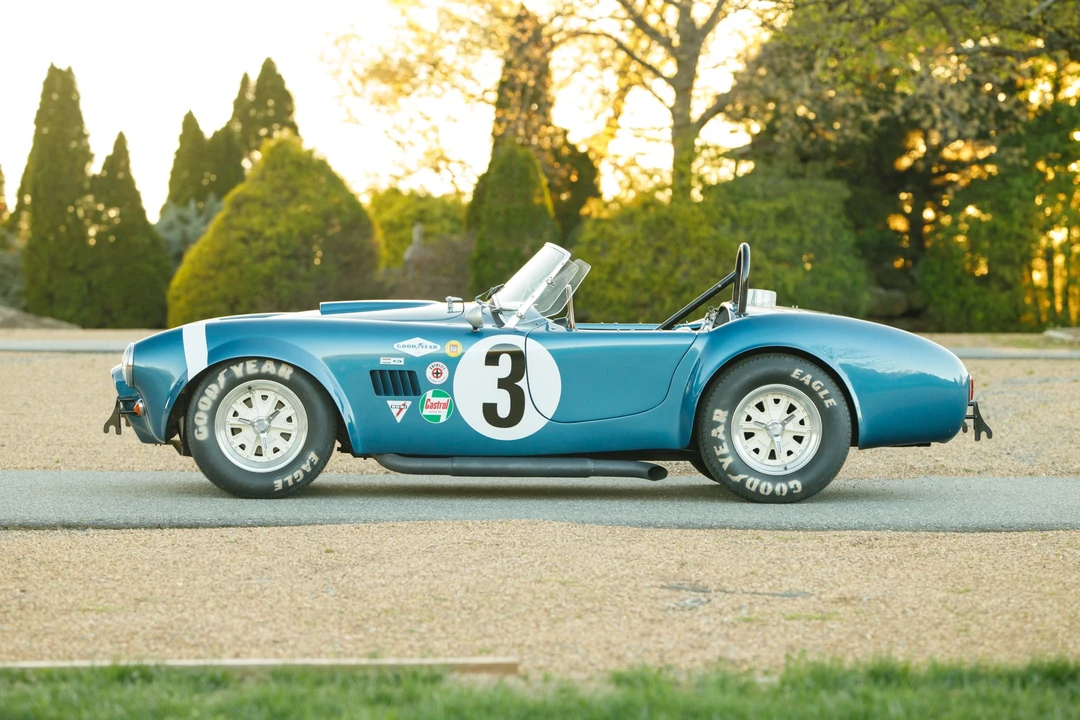 Shelby Cobra Replica - Image 7 of 31