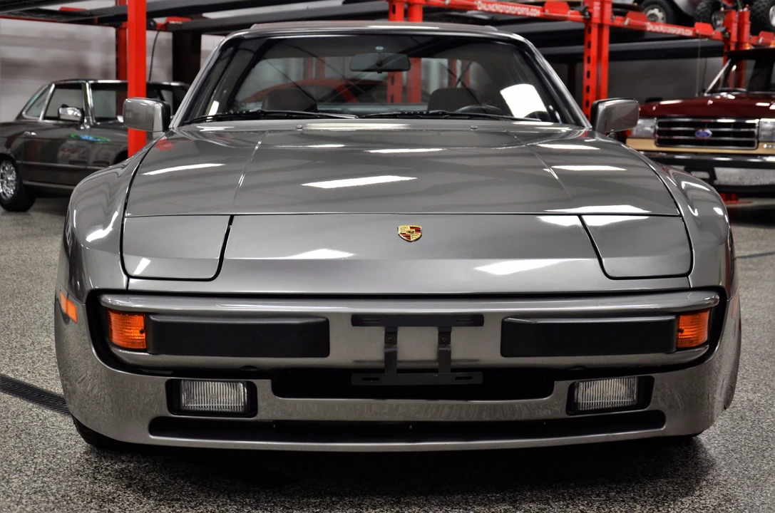 1985 Porsche 944 - Image 19 of 31