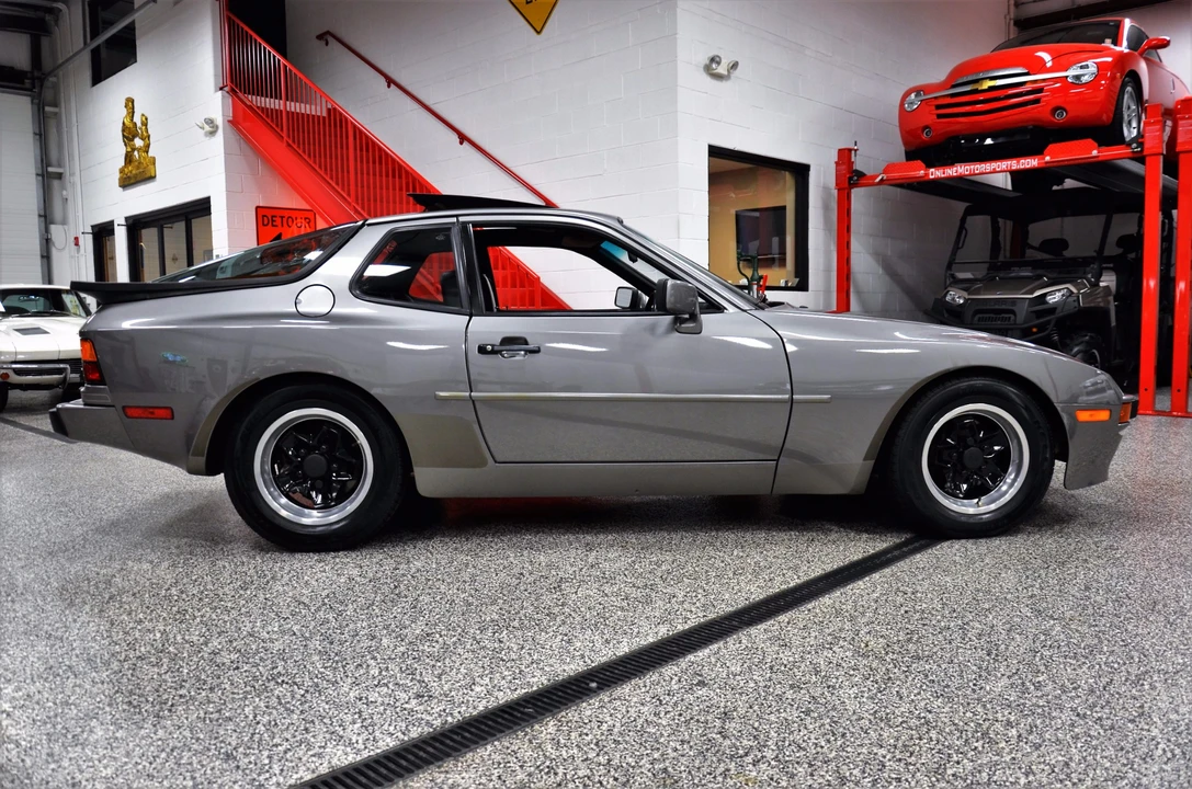 1985 Porsche 944 - Image 13 of 31