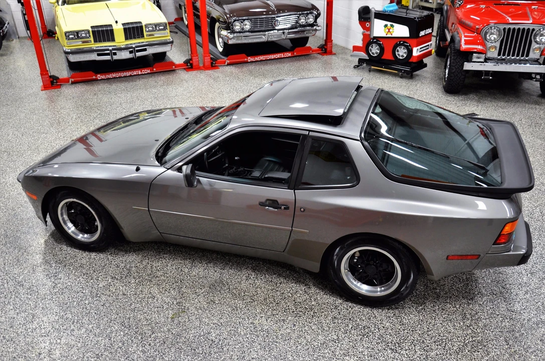 1985 Porsche 944 - Image 6 of 31