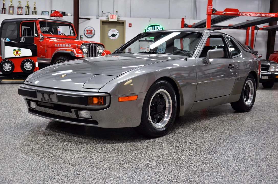 1985 Porsche 944 - Image 4 of 31