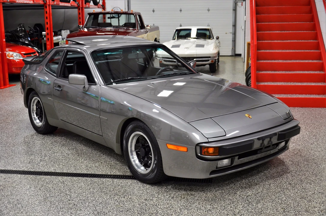 1985 Porsche 944 - Image 15 of 31