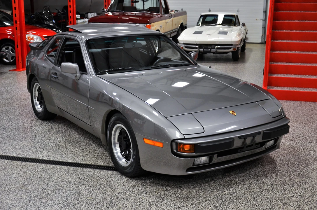 1985 Porsche 944 - Image 17 of 31