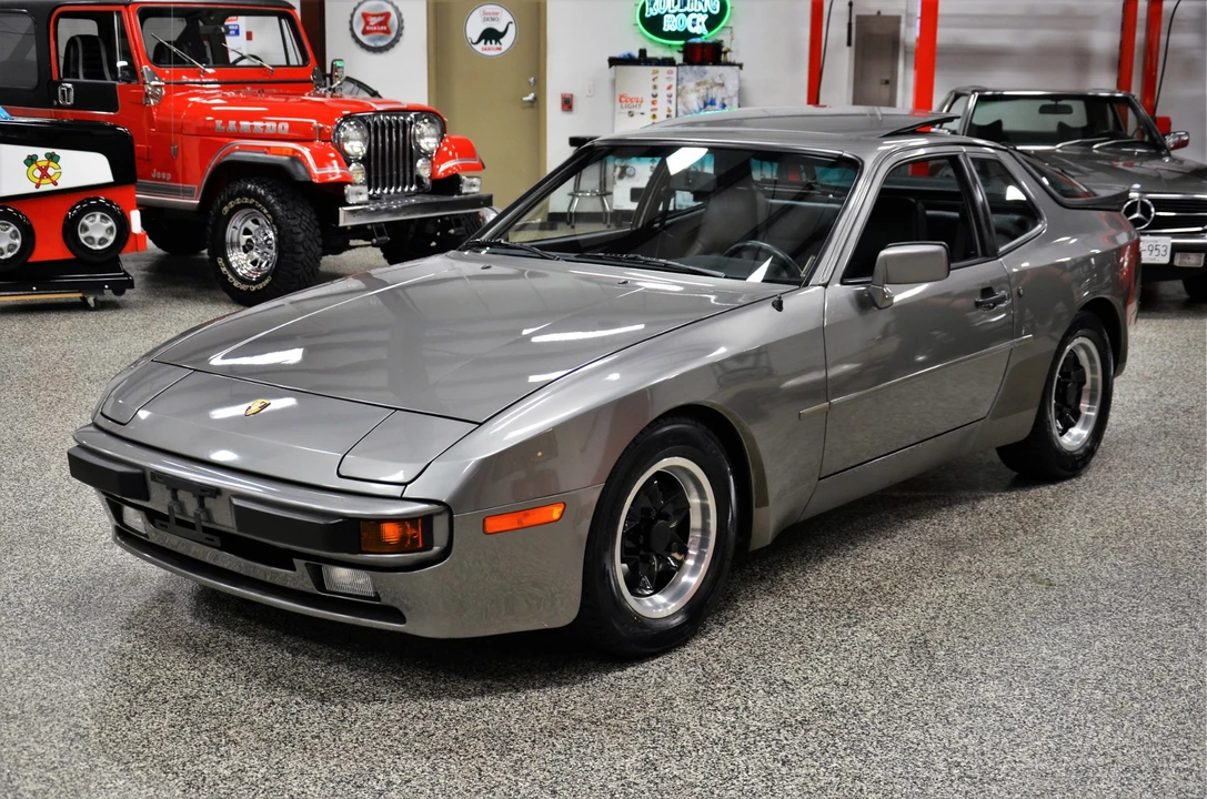 1985 Porsche 944 - Image 3 of 31