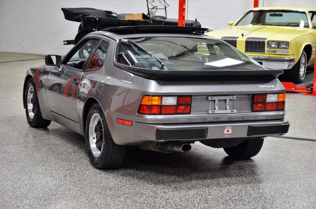 1985 Porsche 944 - Image 9 of 31