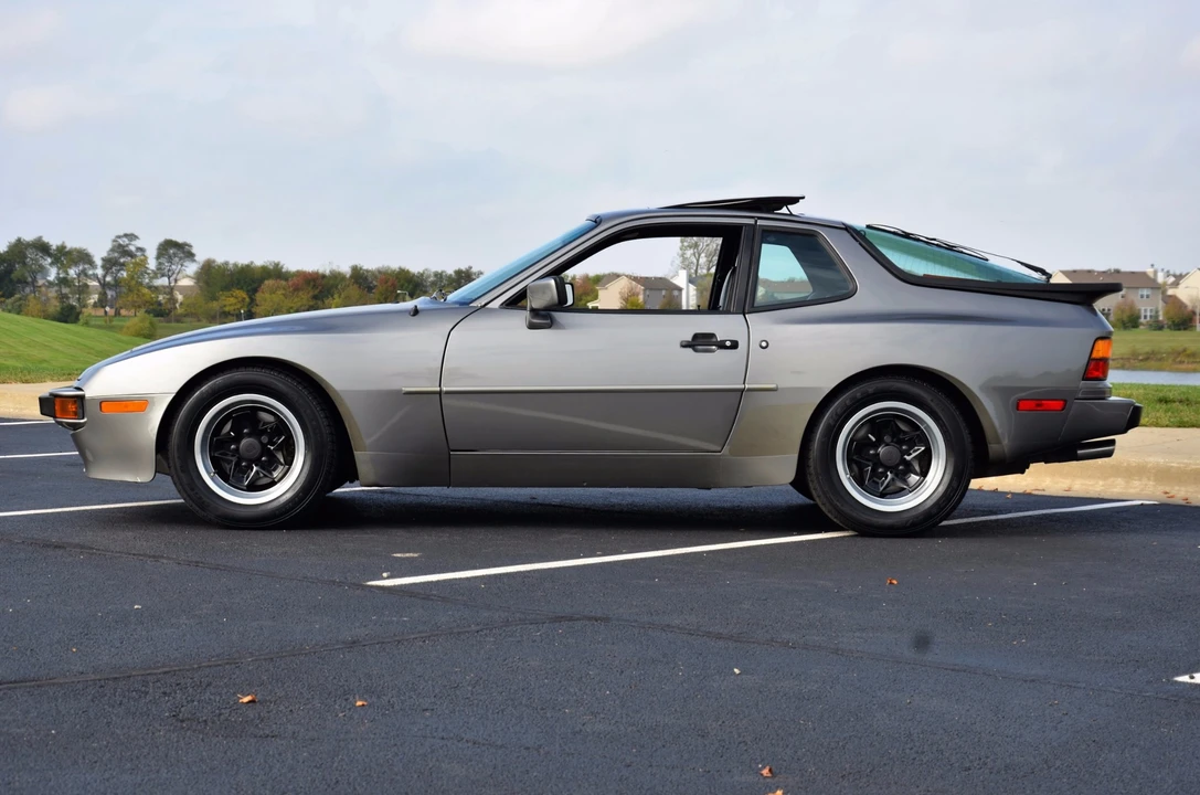 1985 Porsche 944 - Image 23 of 31