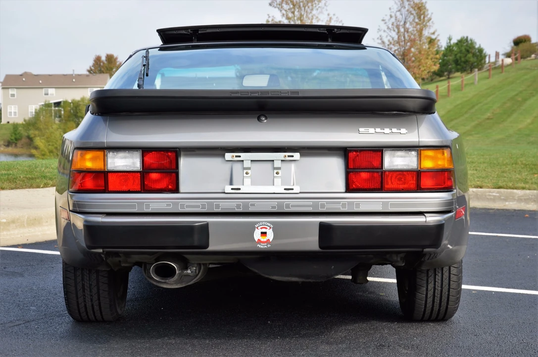 1985 Porsche 944 - Image 27 of 31