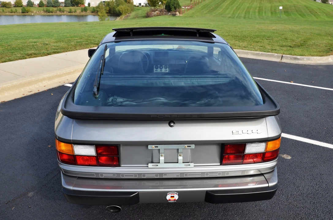 1985 Porsche 944 - Image 28 of 31