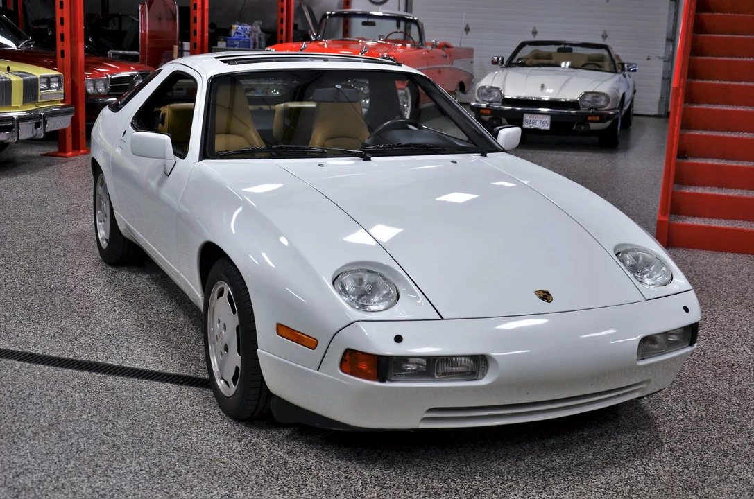 1987 Porsche 928 S4 - Image 7 of 31