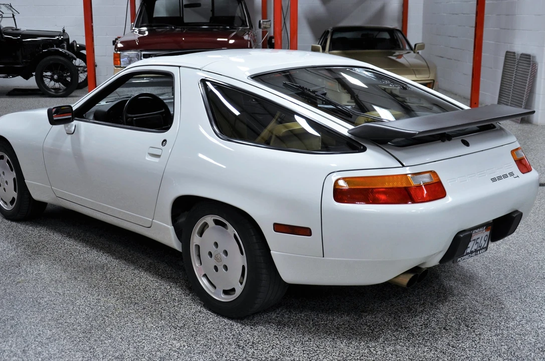 1987 Porsche 928 S4 - Image 15 of 31