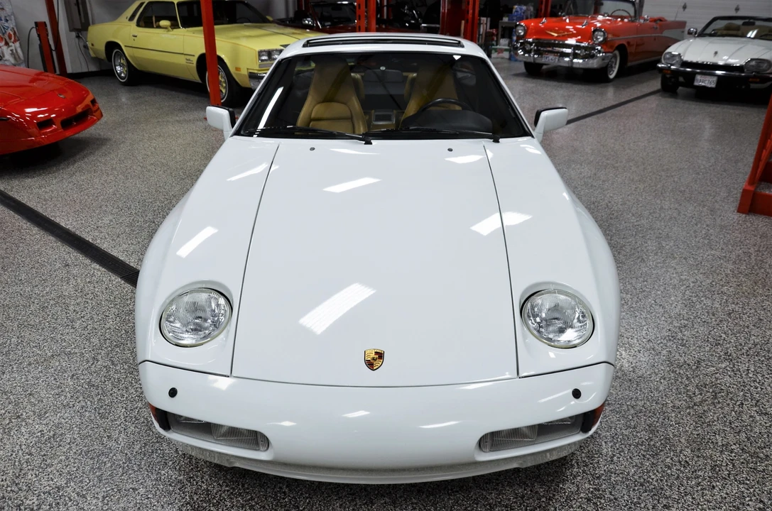 1987 Porsche 928 S4 - Image 9 of 31