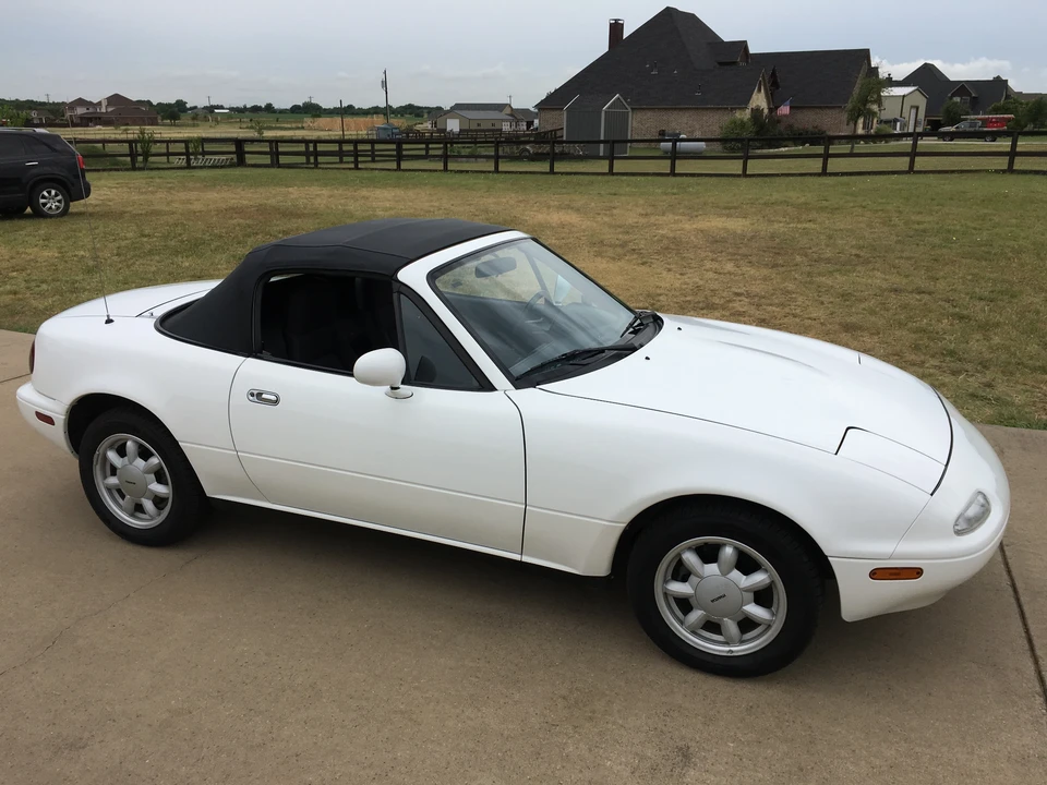 1990 Mazda NA MX-5 Miata - Image 11 of 31