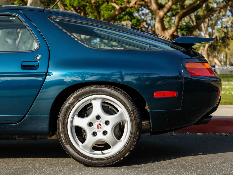 1994 Porsche 928 GTS - Image 9 of 31