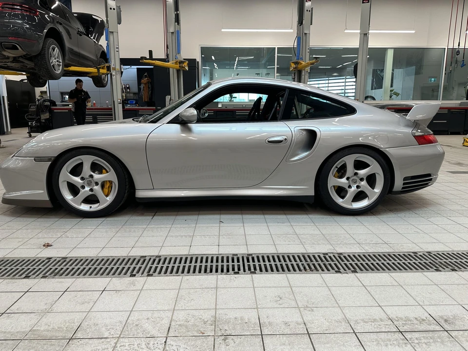 2003 Porsche 996 GT2 - Image 3 of 31