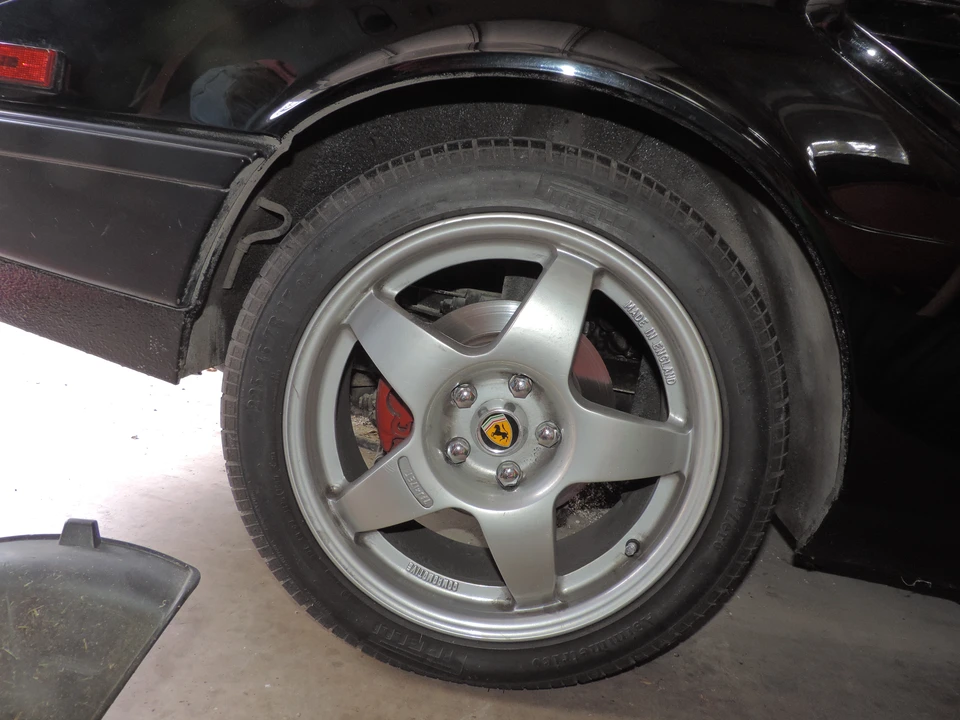 1981 Ferrari Mondial 8 - Image 18 of 31