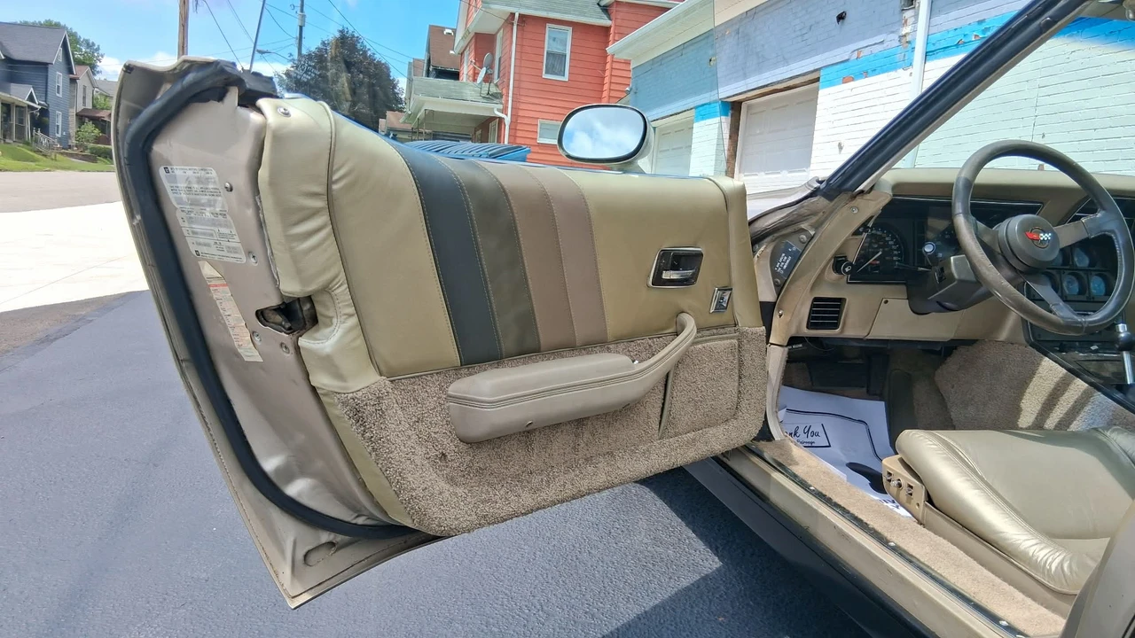 1982 Chevrolet Corvette C3 - Image 28 of 31