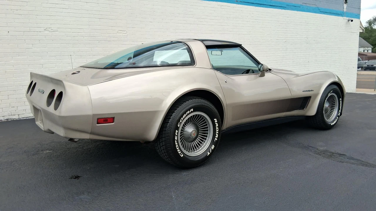 1982 Chevrolet Corvette C3 - Image 17 of 31
