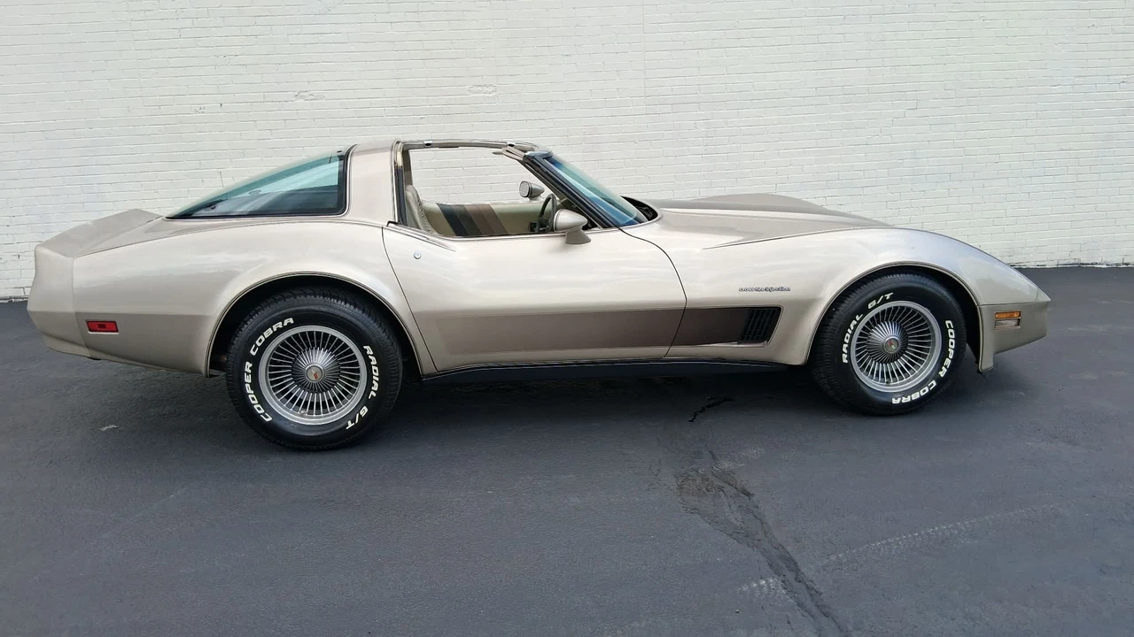 1982 Chevrolet Corvette C3 - Image 2 of 31
