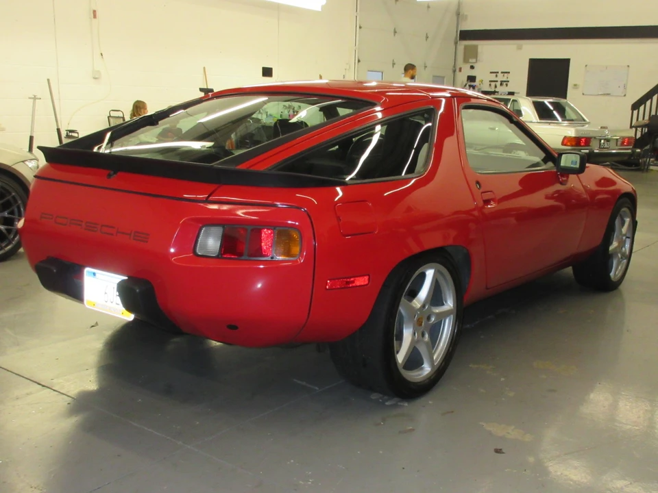 1985 Porsche 928 S - Image 4 of 31